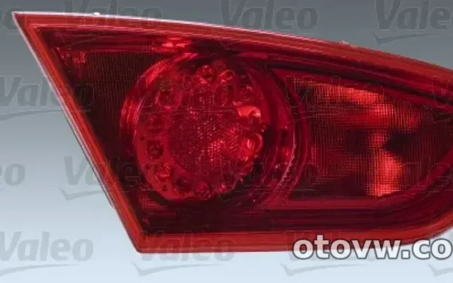 Valeo STOP LAMBASI SAG (IC) LEON 09>
